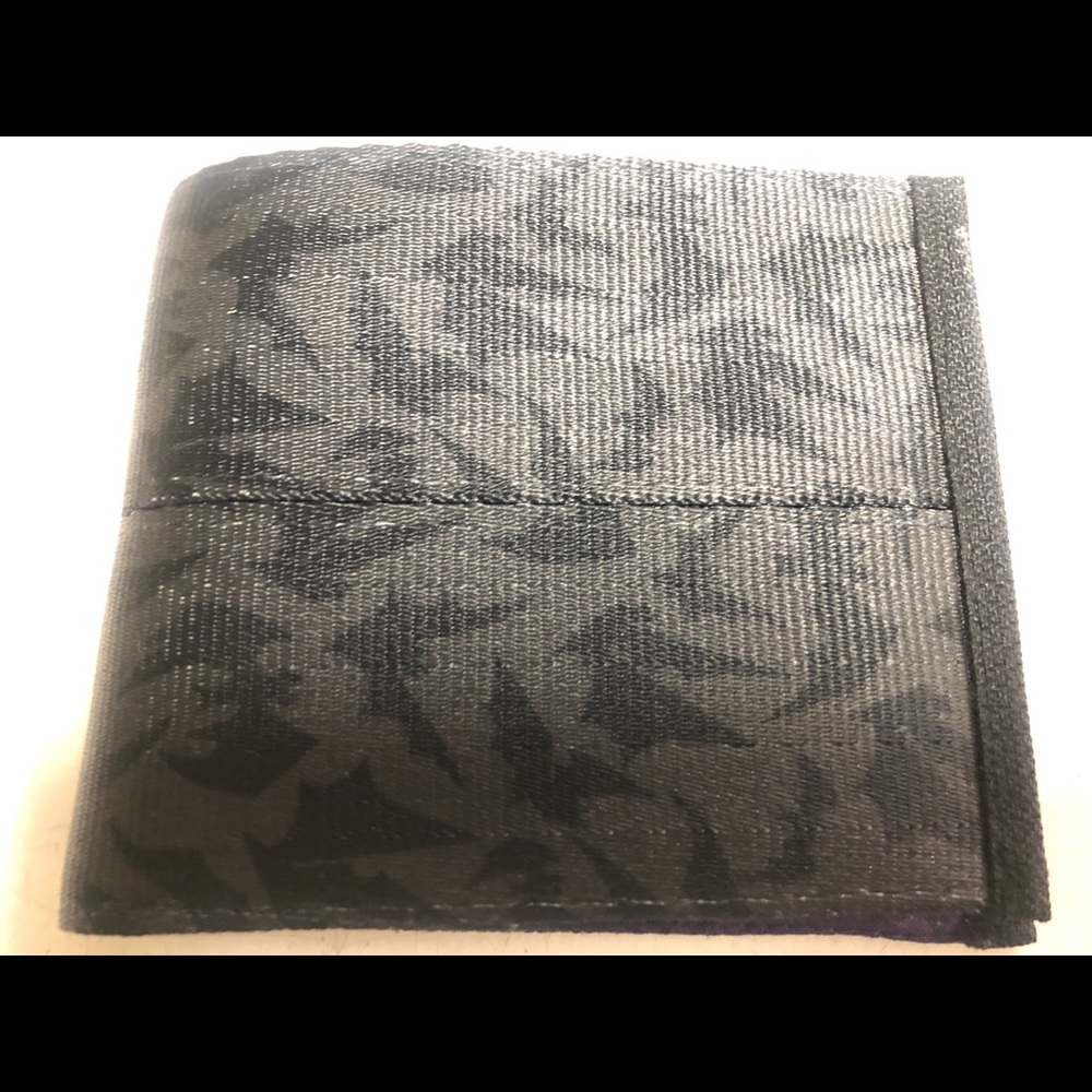 Harvey’s Seatbelt Men’s Wallet